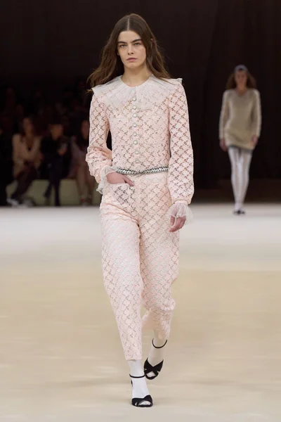 Look 12